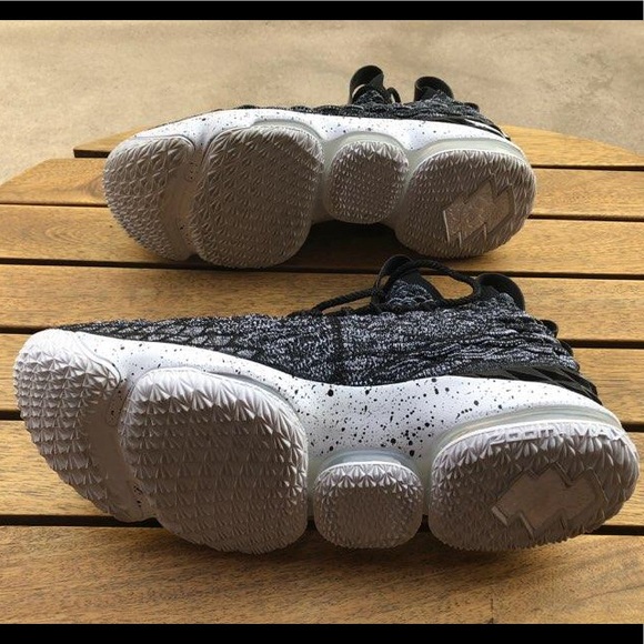 LEBRON XV - Picture 4 of 5